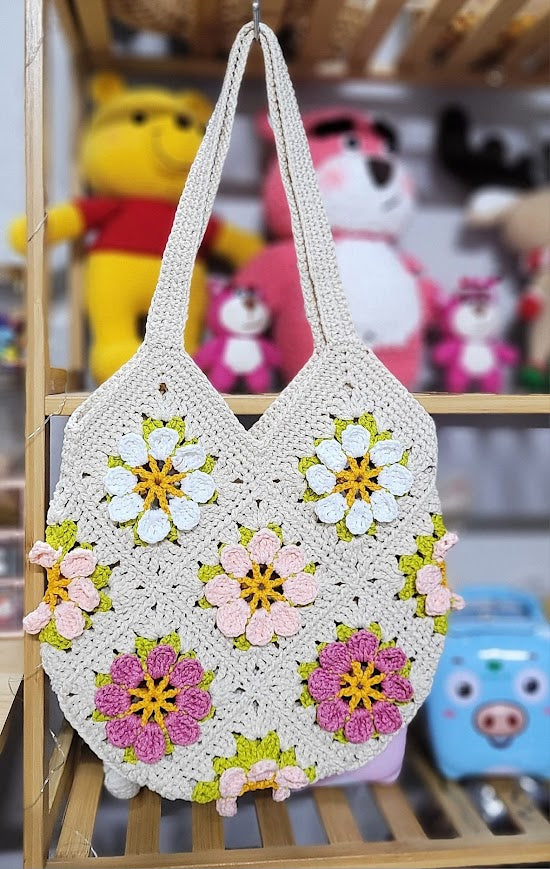 Tote bag, Crochet Granny square bag, handmade shoulder bag, pink flower summer bag, Gift for woman, Beach summer bag